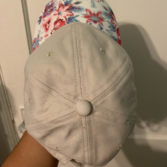 Gap Floral Cream/Grey-ish Cap - Picture 7 of 13